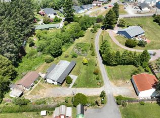 17574 Primrose Ln, Brookings, OR 97415