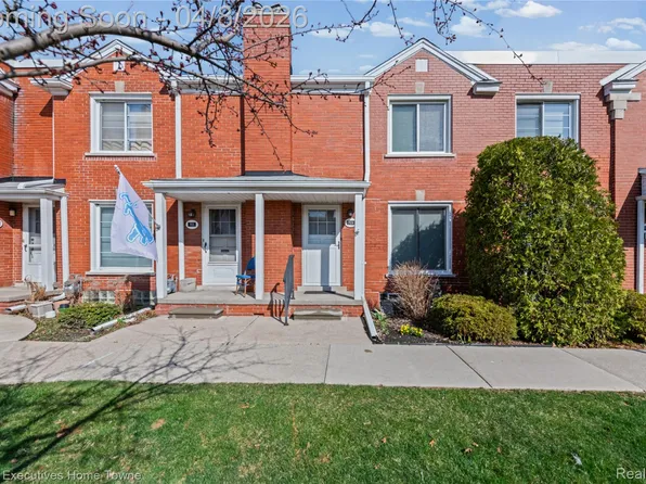 703 1/2 Saint Clair St, Grosse Pointe, MI 48230