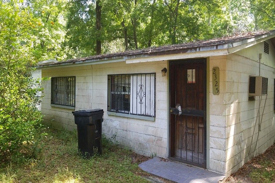 1st image of 2325 SE 46th Ter