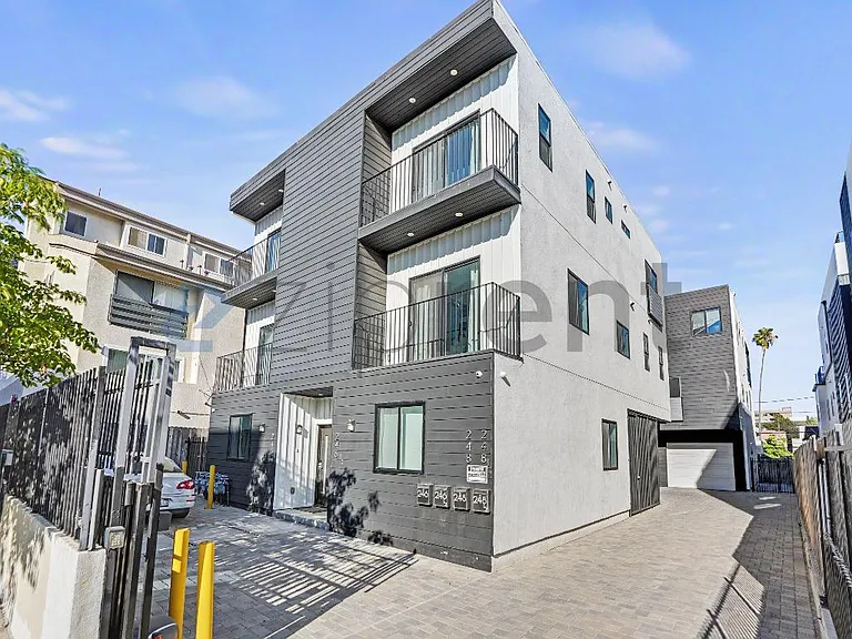 246 N Dillon St #1/2 — Photo 1
