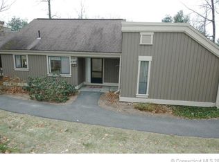 876 Heritage Vlg, Southbury, CT 06488