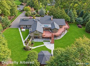 18 Merry Meet Center, Fairfield, CT 06824