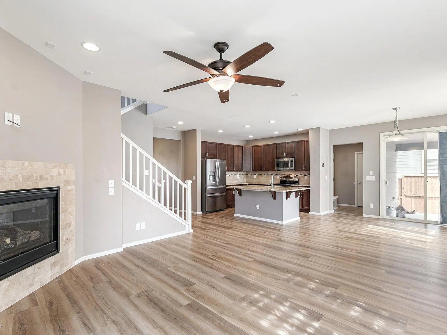 4 bed, 2947 sqft, $3,200 — Photo 4