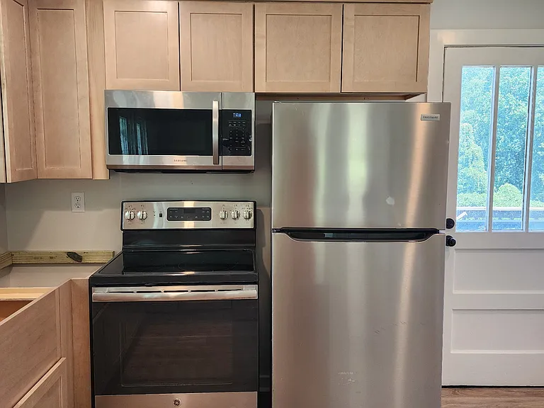 291 Walker St — Photo 9