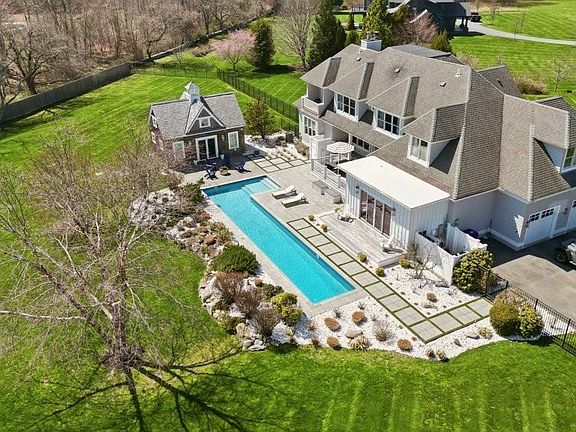 4th image of 99 Meadowlark Ln