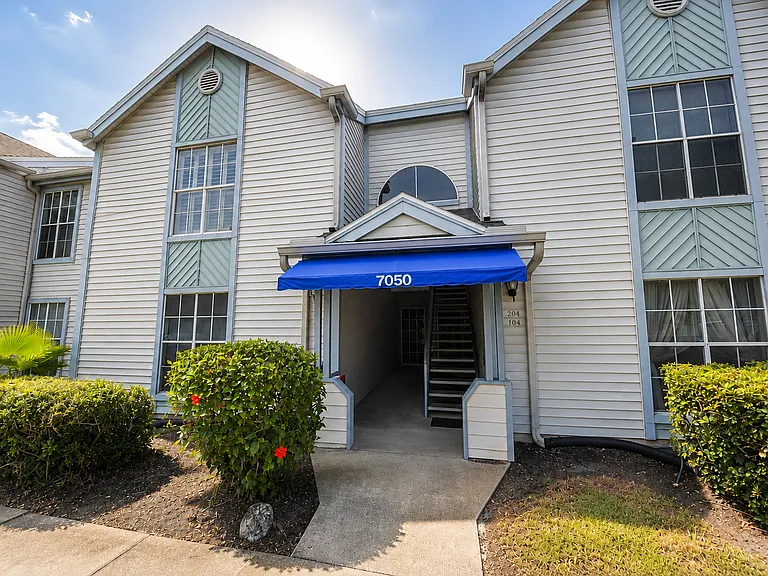 7050 N Highway 1 #103 — Photo 2