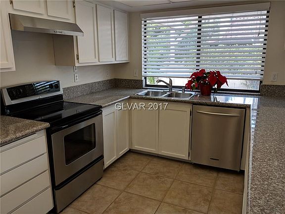 5th image of 2464 Swan Ln