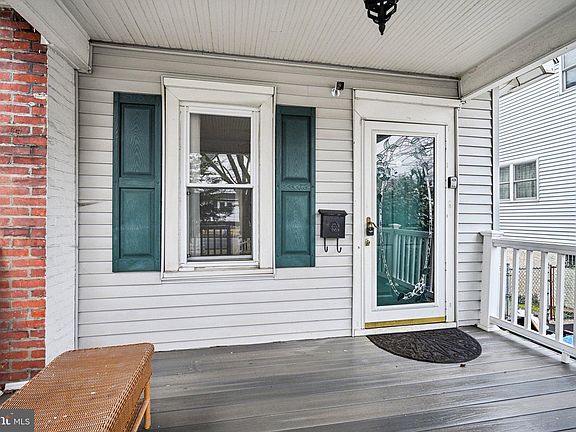 4th image of 1534 Woodland Ave