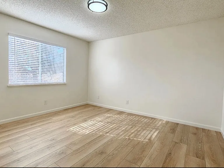 933 Perdew Ave #C — Photo 5