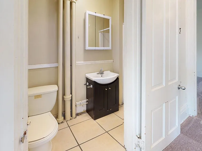2419 Vine St #3 — Photo 8