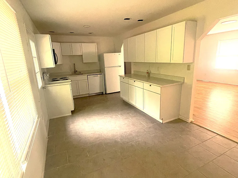712 Troy Trl — Photo 4