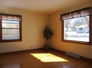212 E McKinley Ave, Little Chute, WI 54140