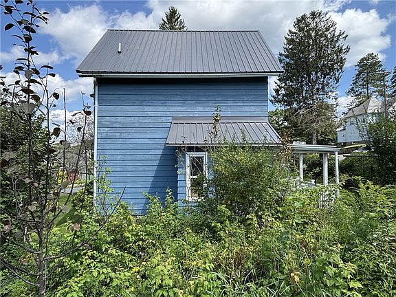 4th image of 223 Welsh St