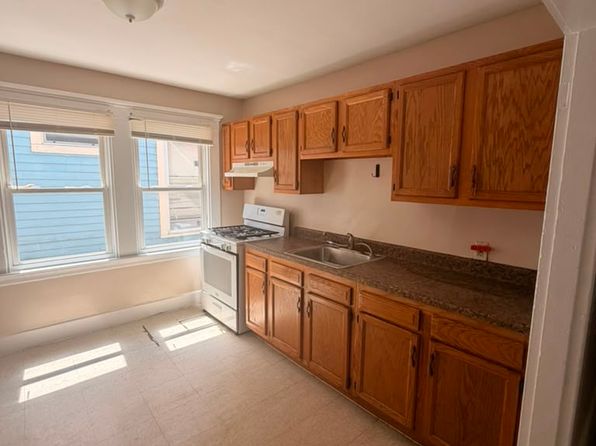 64 Ellsworth Ave #3B