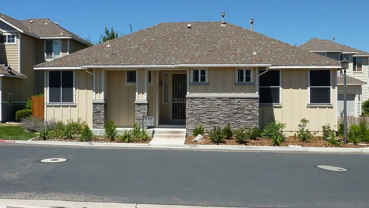 3577 Herons Cir photo 1