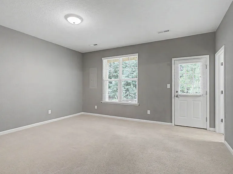 1004 Prosperity Ct — Photo 3