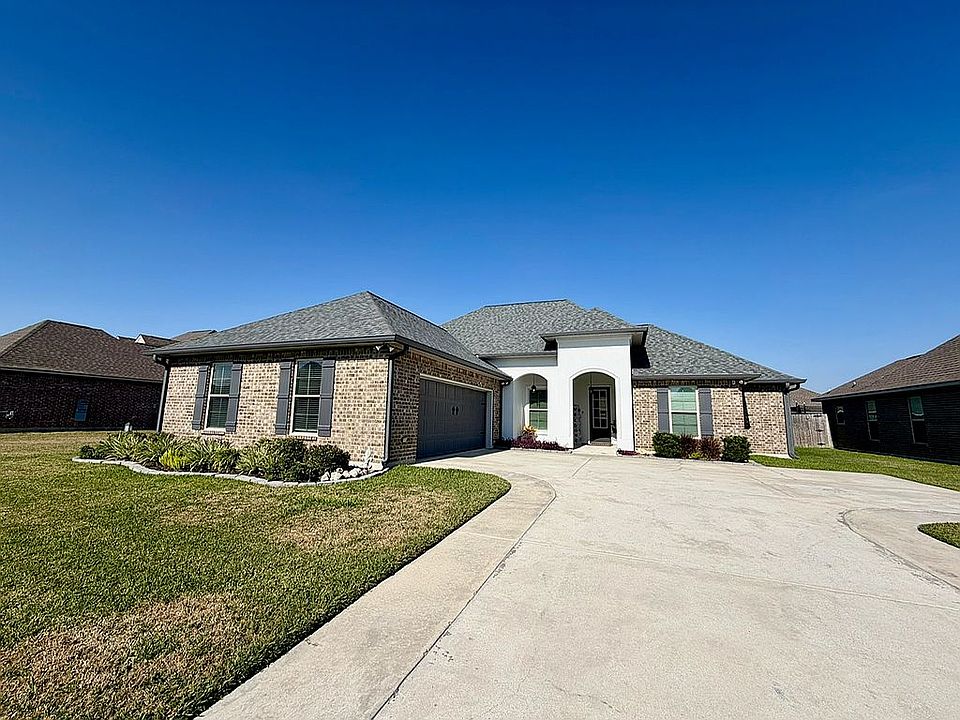 1st image of 3235 Finwood Dr