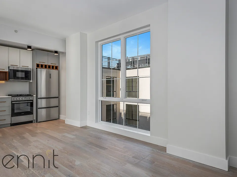 937 Rogers Ave #7A