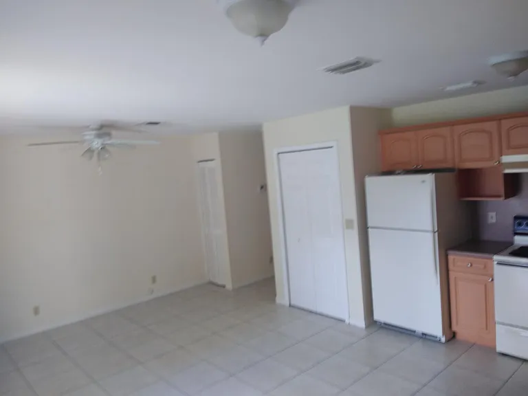 2227 Monroe St #0 — Photo 4