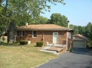 7525 Acre Dr, Evansville, IN 47720
