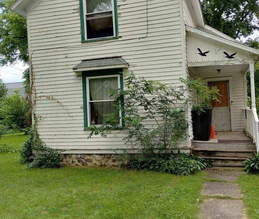 1st image of 425 E Chestnut St