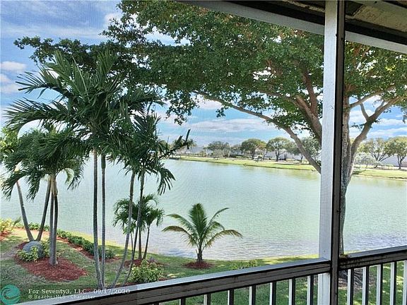 5th image of 5541 Lakeside Dr APT 202