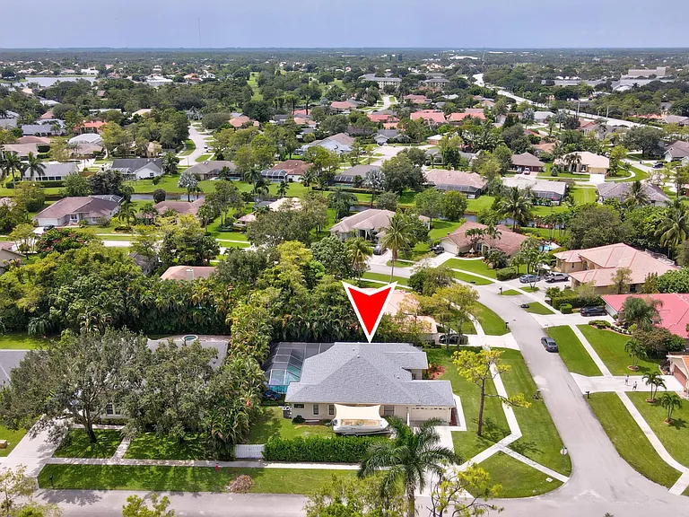 13823 Callington Dr — Photo 32