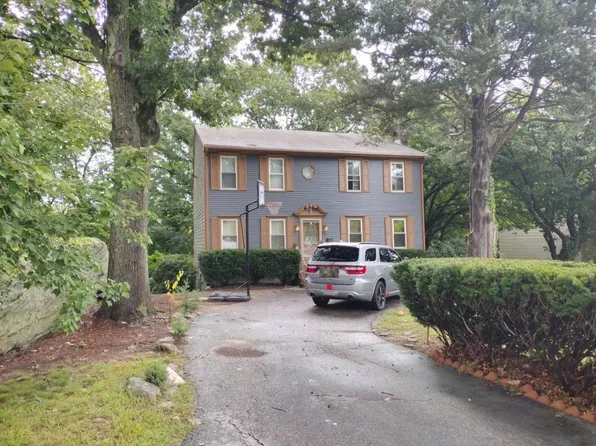 83 A Locust Ave, North Providence, RI 02911
