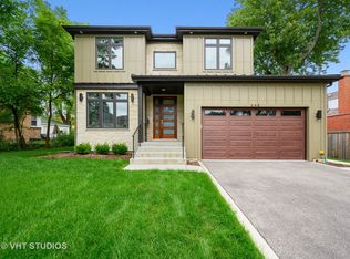 648 Elder Ln, Deerfield, IL