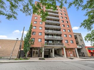 154 Nelson St #902, Ottawa, ON K1N 7R5