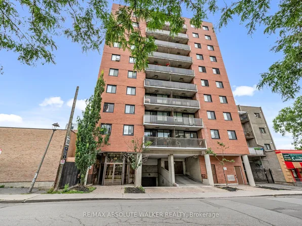 154 Nelson St #902, Ottawa, ON K1N 7R5