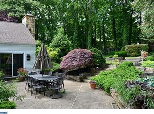 117 Homestead Ct, Moorestown, NJ 08057