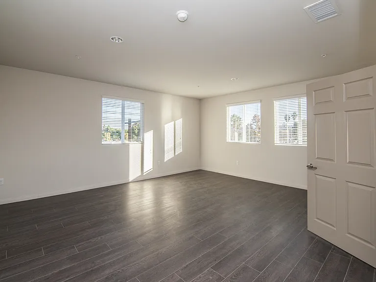 Sherman Oaks Place — Photo 52