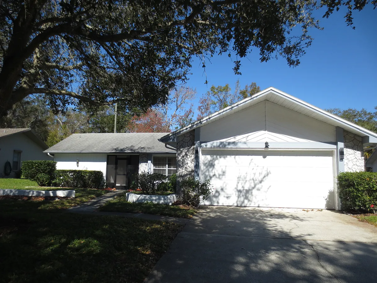 Building Photo - 3235 E Dorchester Dr
