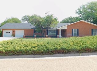 6220 Village Ln, Guymon, OK 73942