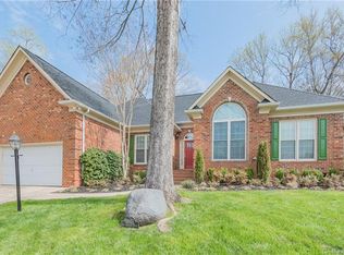 11627 Sir Francis Drake Dr, Charlotte, NC 28277