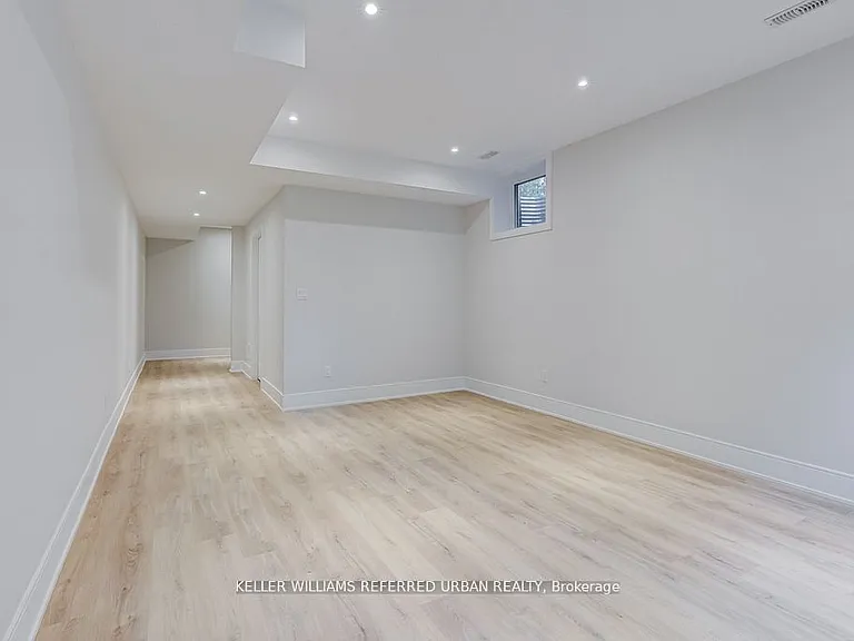 16 A Maple Ave N — Photo 35