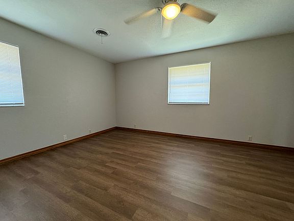 5th image of 1701 NW 34th St