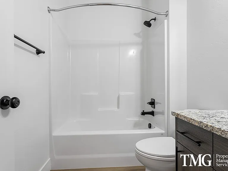 Vintage Park Townhomes — Photo 14