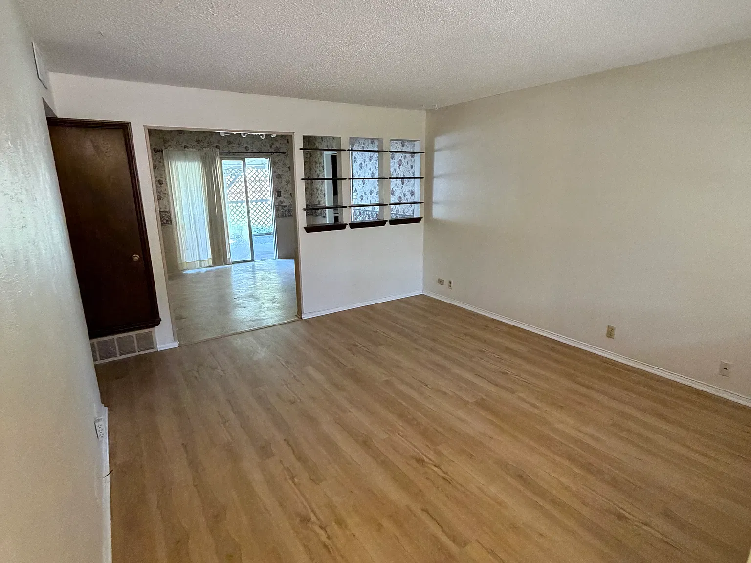 6 bed, 2239 sqft, $3,150 — Photo 3