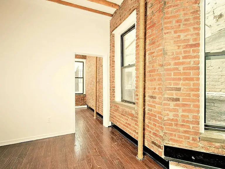 28 Forsyth St #5 — Photo 6