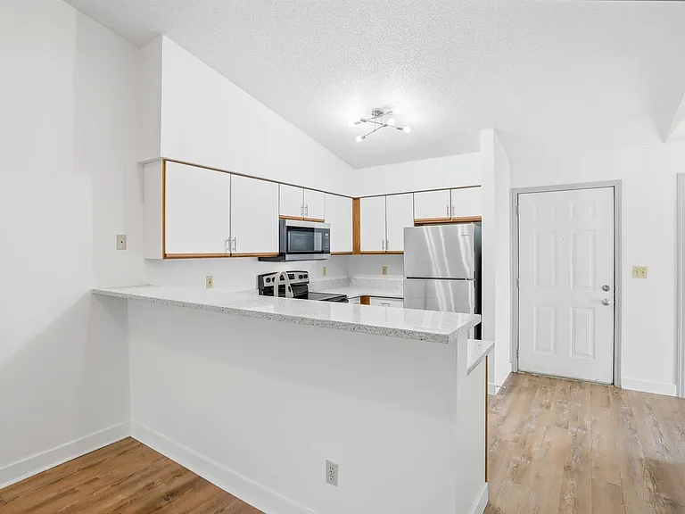 Keokuk Street Apartments — Photo 45
