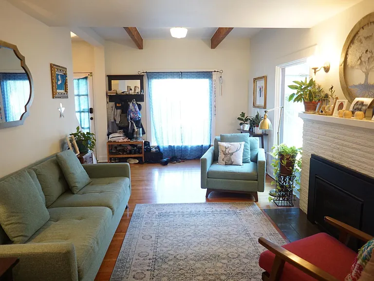 816 N Anderson St — Photo 3