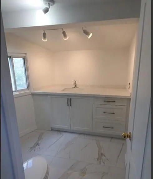 564 Lyons Ln #4 — Photo 2