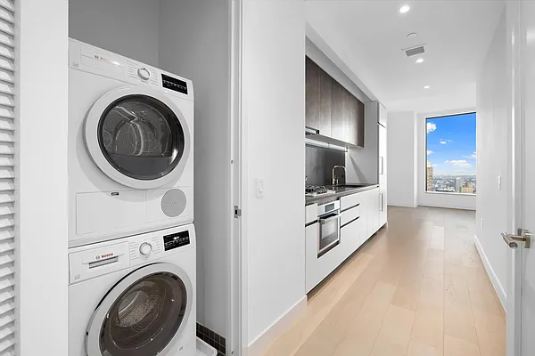 Rented by Fact Real Estate LLC | media 17