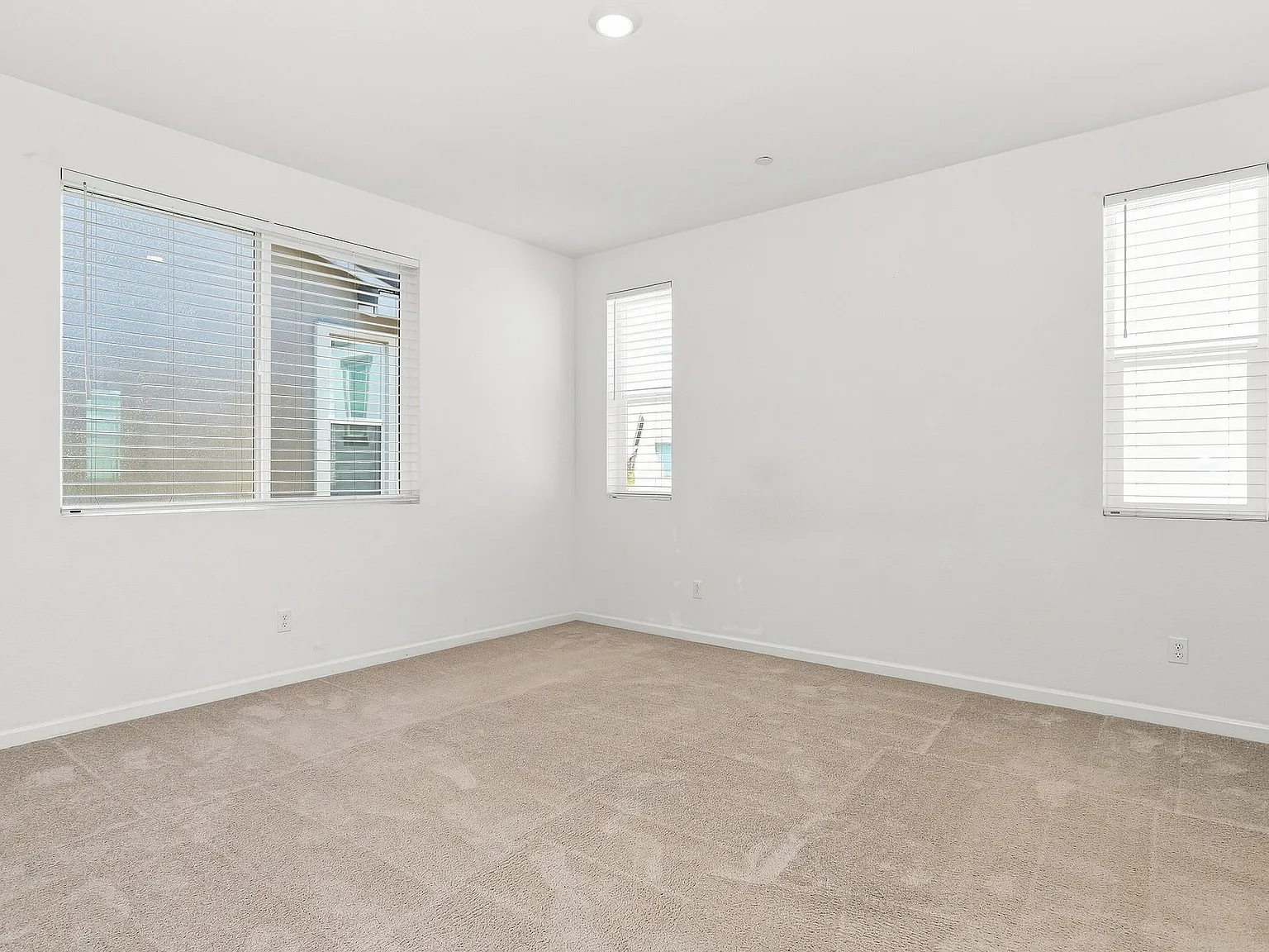Rocklin, CA - House - $2,995.00 — Photo 3