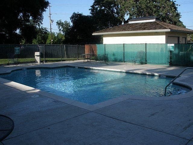 1st image of 1408 Alamo Dr #B