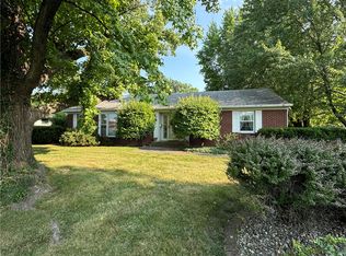 221 Charleston Ave, Mattoon, IL 61938