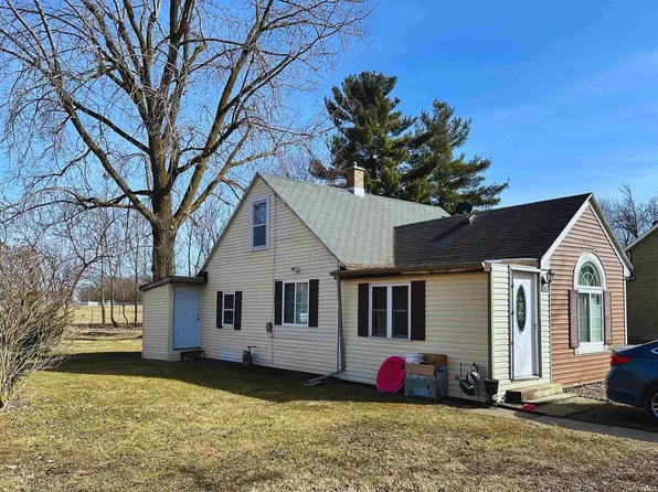303 S Harrison St, Topeka, IN 46571