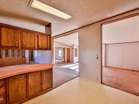 3rd image of 571 Casa Dr